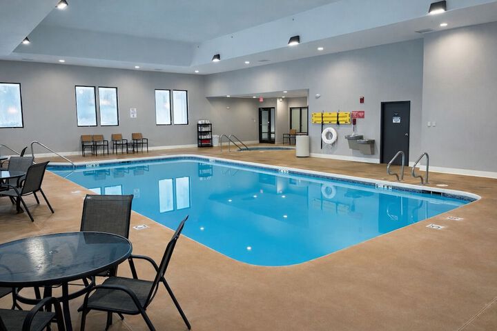 Pool Hotel