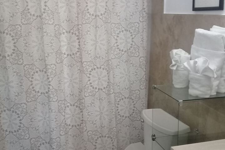 Room 32 of 62