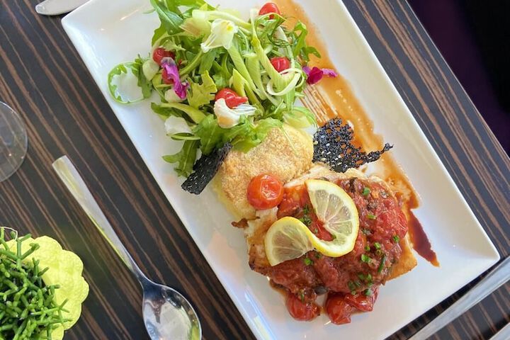 Dining 44 of 63