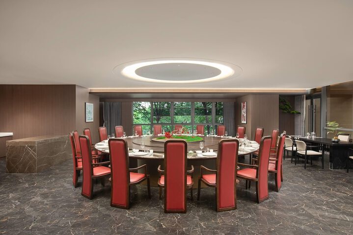Dining 14 of 18