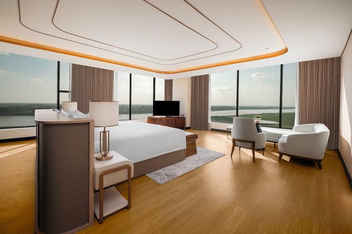 Room 18 of 100