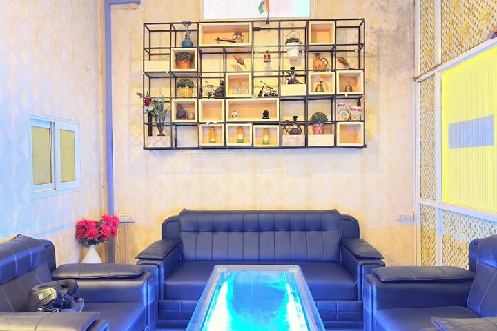Hotel Interior 4 of 28
