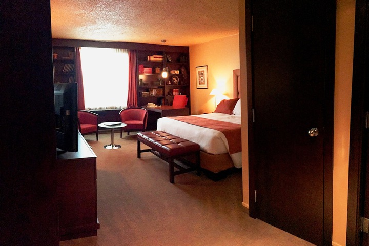 Room 9 of 34