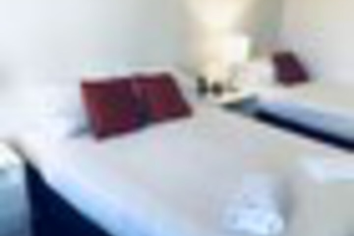 Room 32 of 159