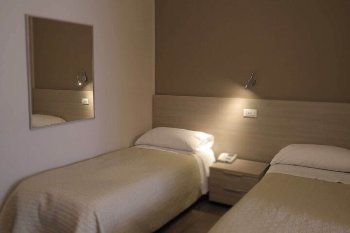 Room 19 of 74