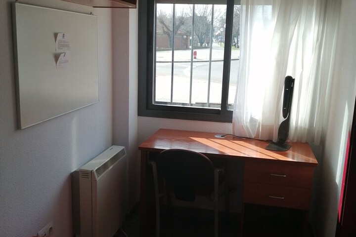 Room 8 of 21