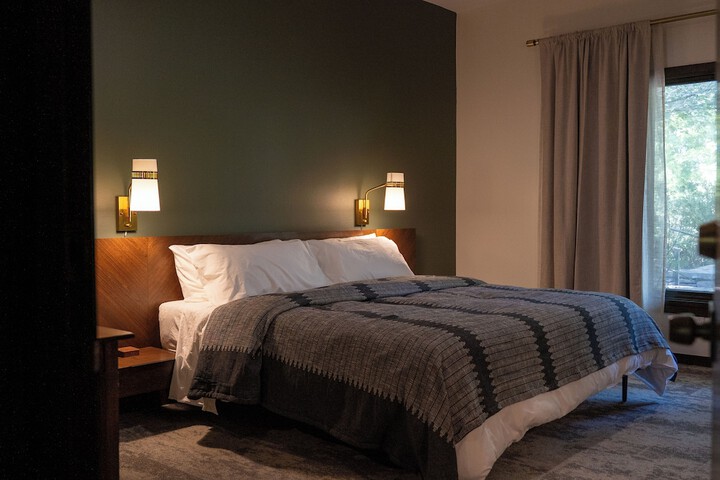 Room 6 of 36