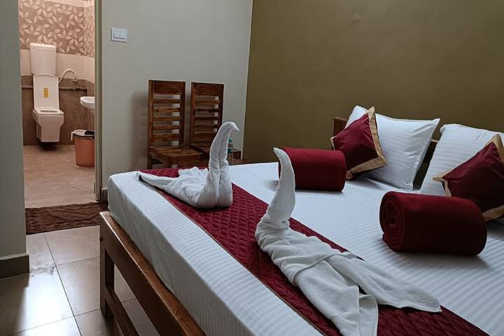 Room 7 of 33