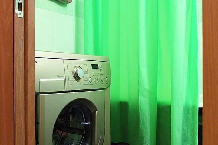 Room 12 of 16