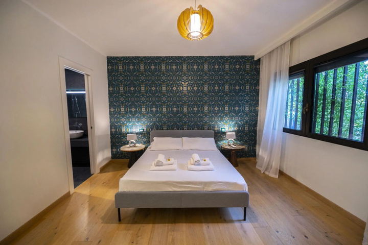 Room 6 of 20