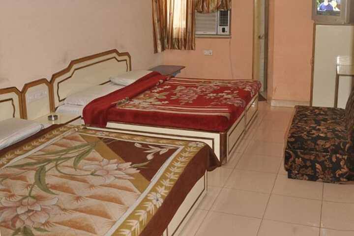 Room 3 of 13