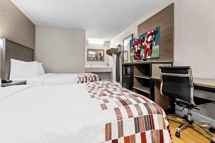2 Double Beds (10 of 11)