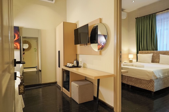 Room 18 of 68