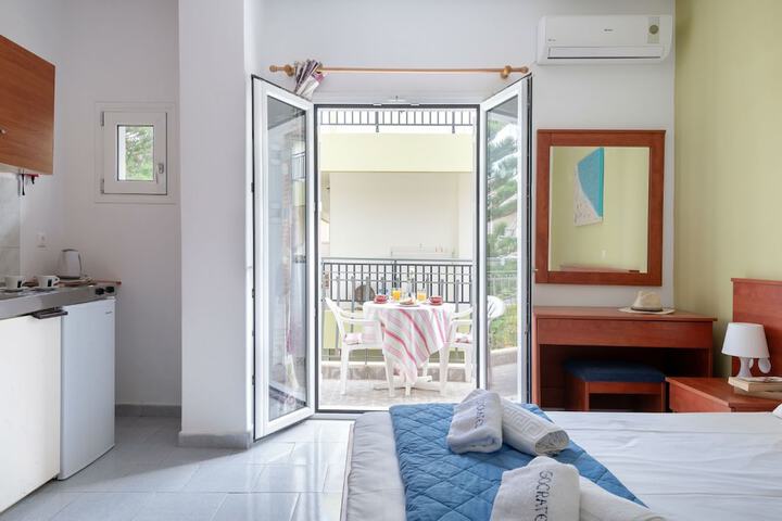 Room 5 of 23
