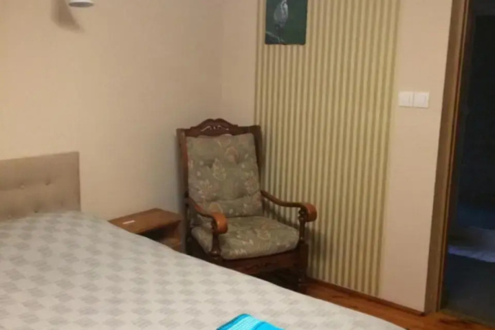 Room 2 of 9