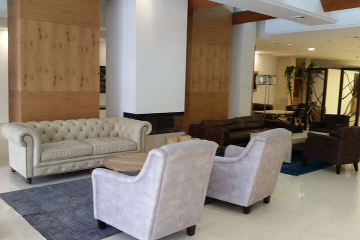 Guest Lobby