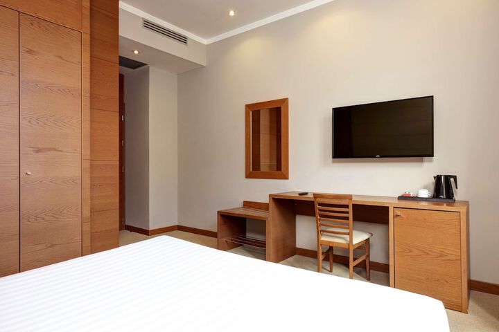 Room 17 of 74