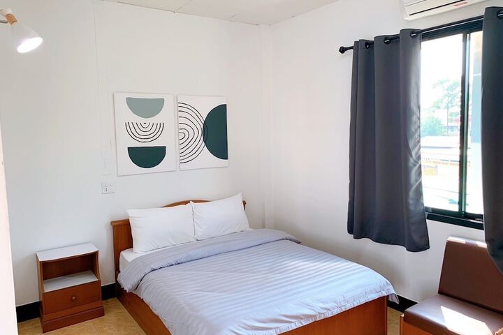 Room 15 of 27