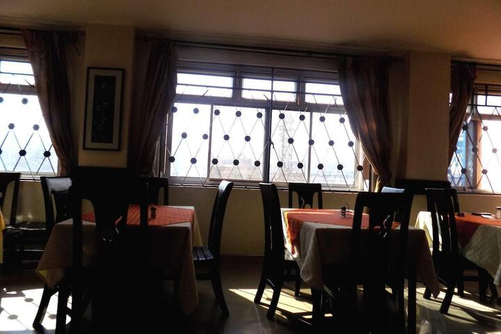 Dining 20 of 31