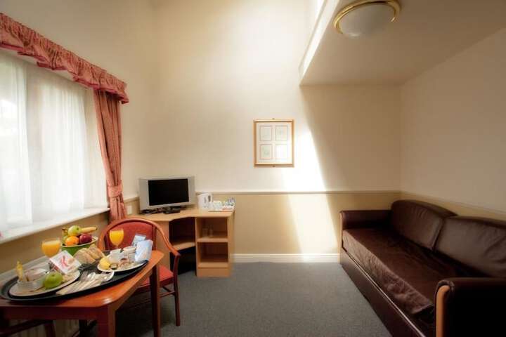 Room 15 of 26