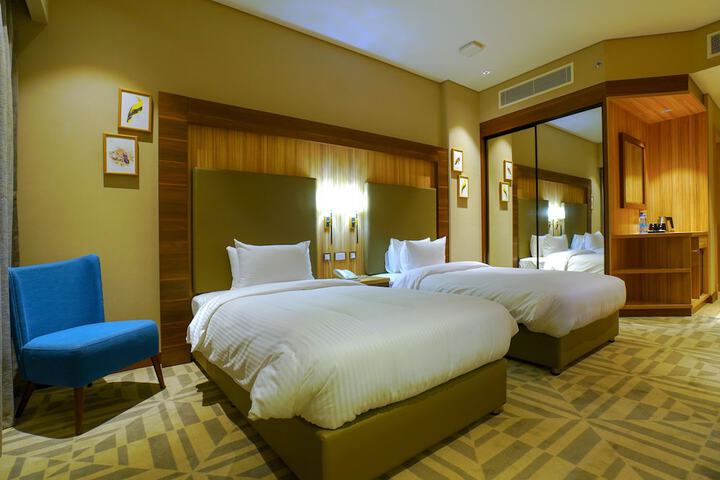 Room 8 of 18