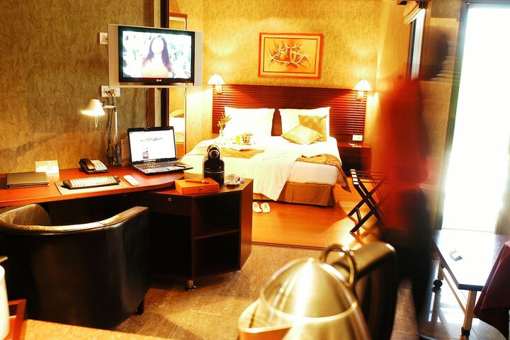 Room 10 of 46