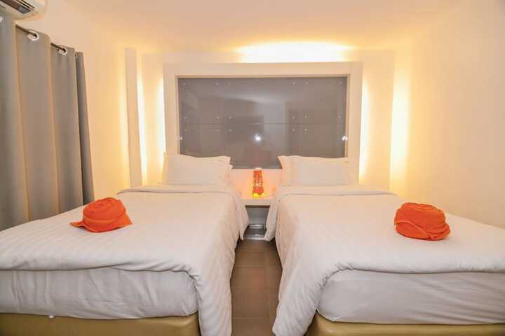 Room 13 of 34