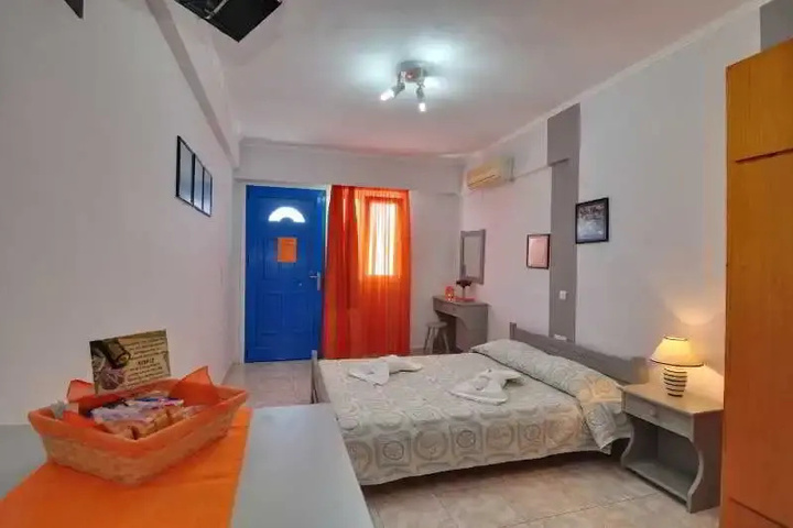 Room 10 of 11