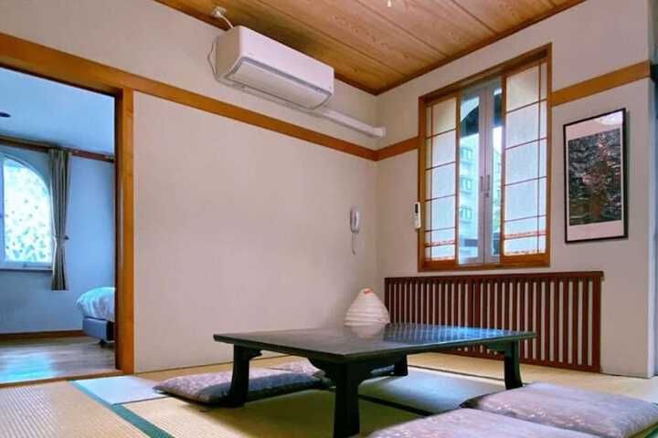 Room 18 of 38