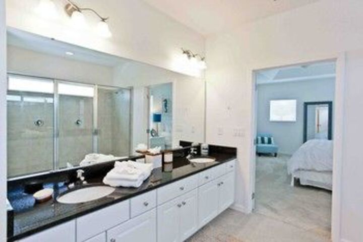 Room 8 of 25