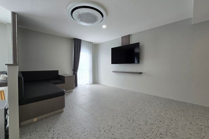 Room 44 of 85