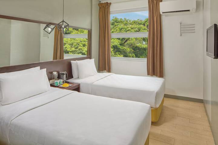 Room 9 of 32