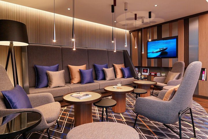 Lounge 197 of 256