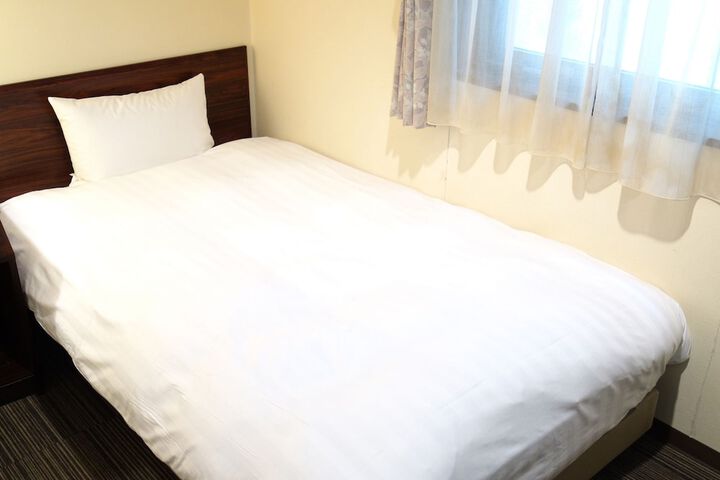 Room 14 of 33