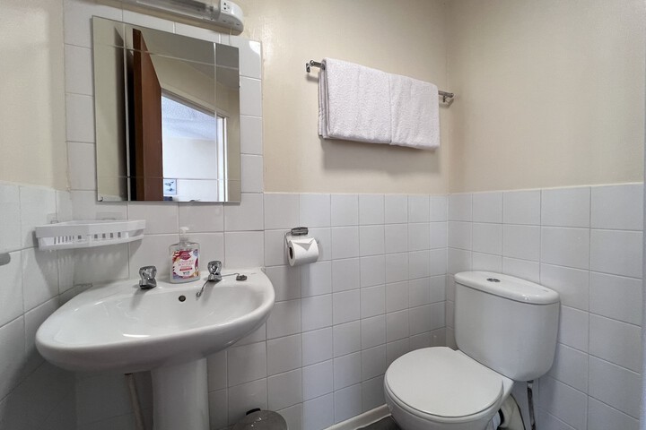 Room 25 of 37