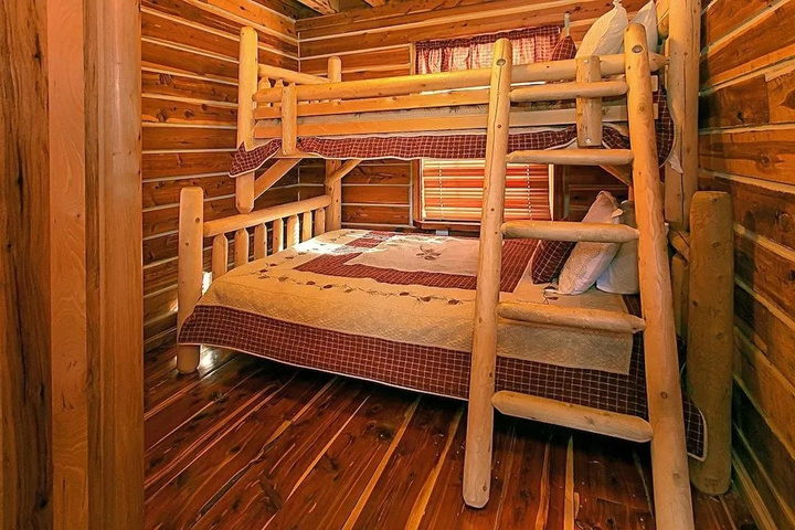 Room 5 of 19
