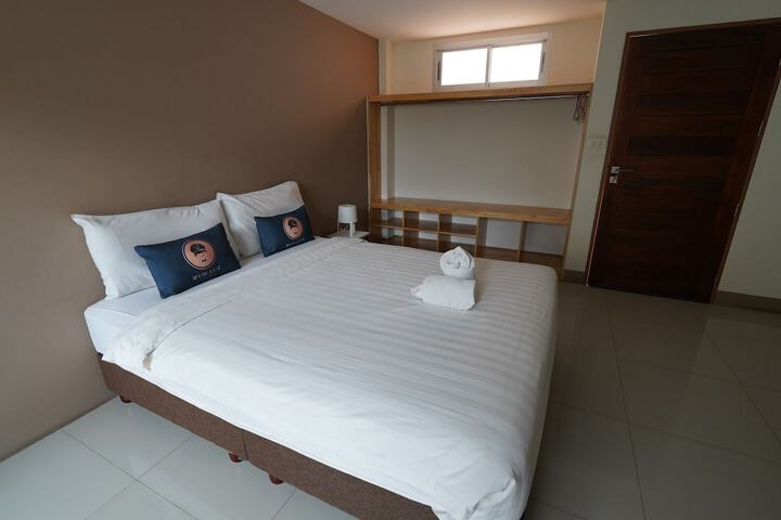 Room 2 of 16