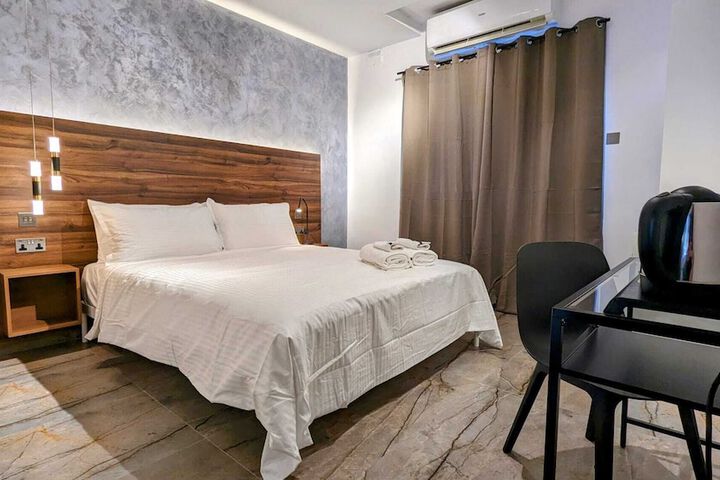 Room 5 of 24