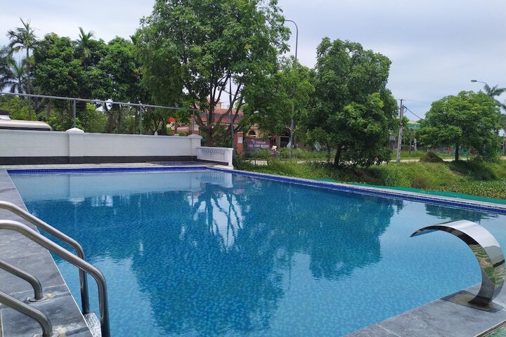 Pool 25 of 40