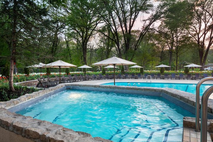 Hotel with Pool
