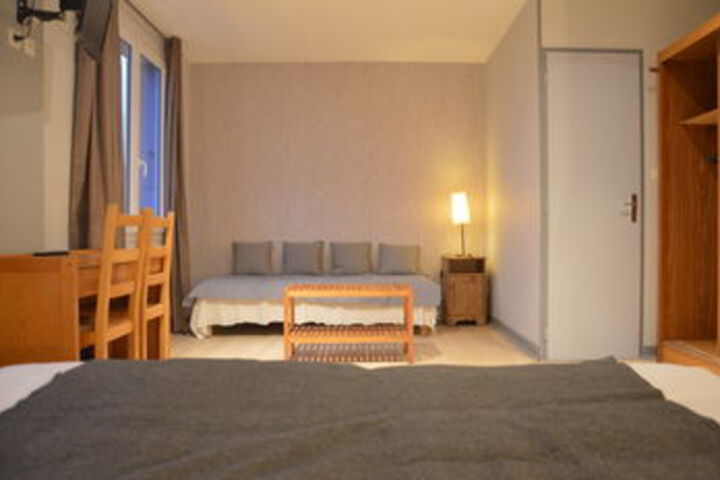 Room 42 of 61