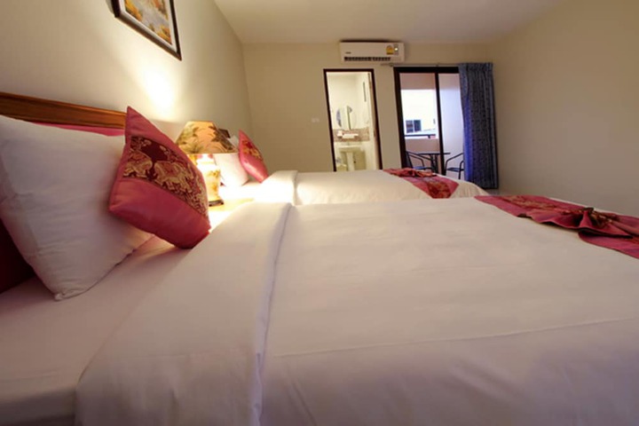 Room 12 of 47
