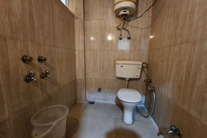 Room 25 of 41
