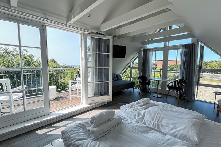Room 11 of 35