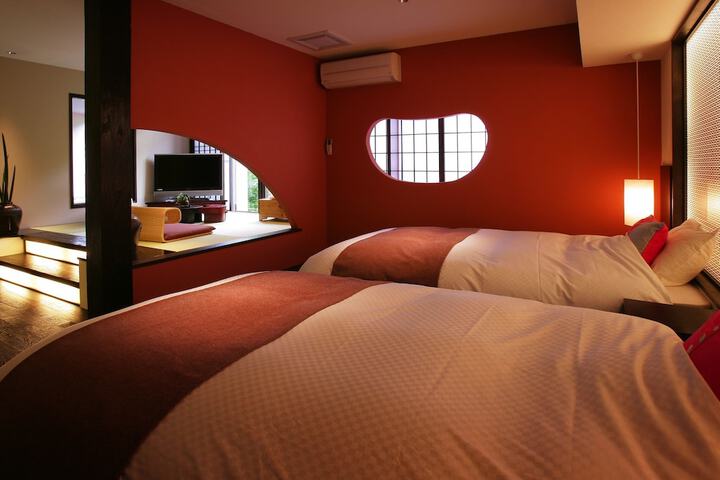 Room 12 of 133