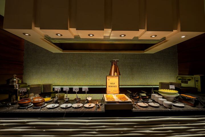 Dining 63 of 77