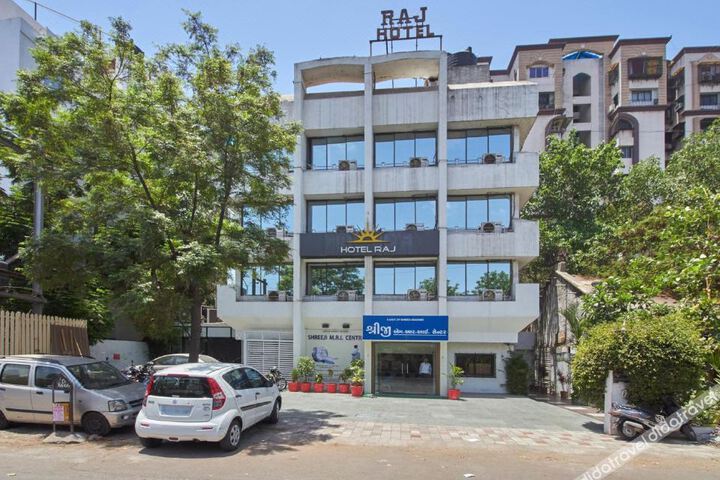 Hotel Raj Surat