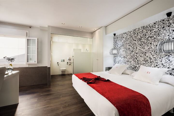 Room 27 of 51