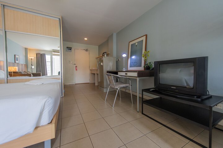 Room 5 of 49