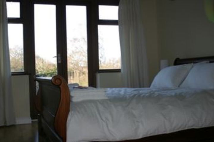 Room 5 of 12